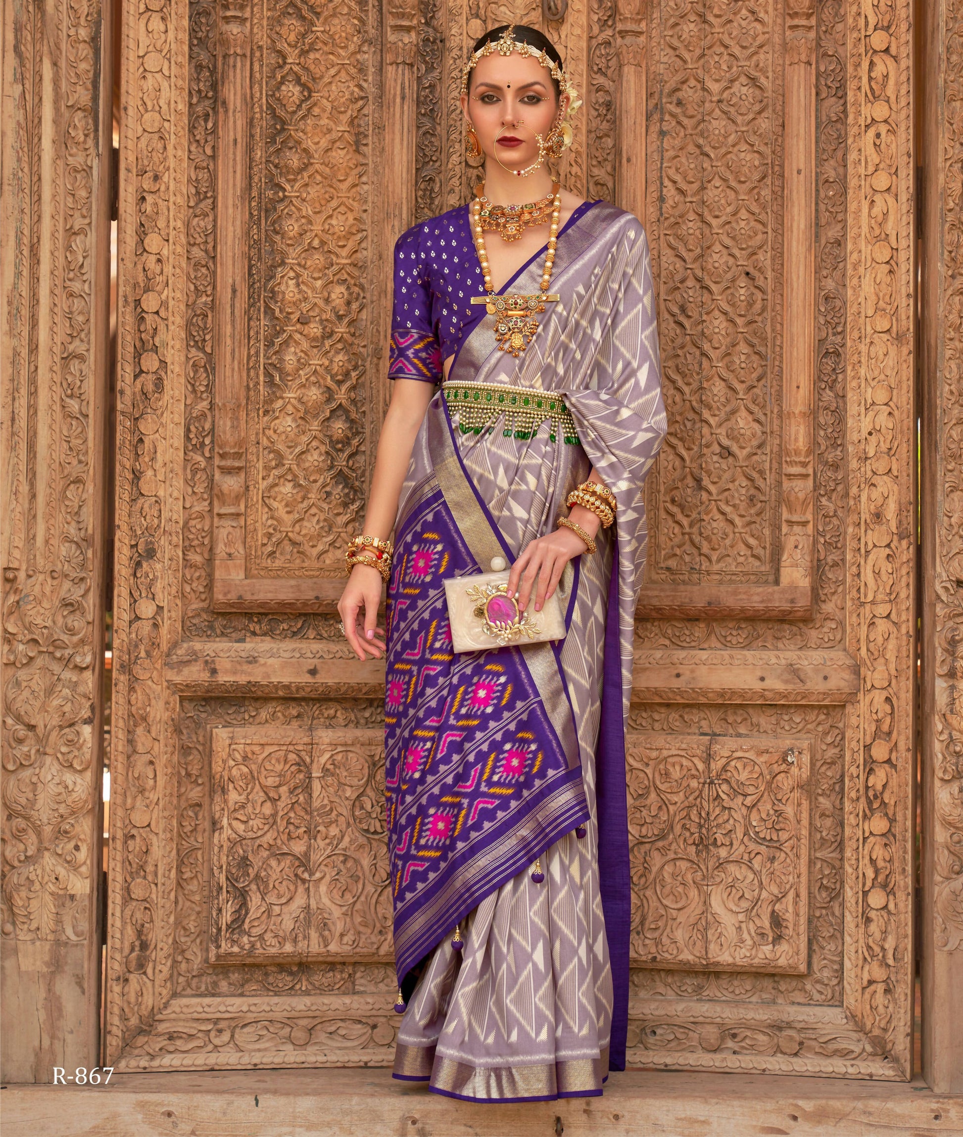 Grey Silk Geometric Printed Saree With Unstitched Blouse Piece - Aanchal