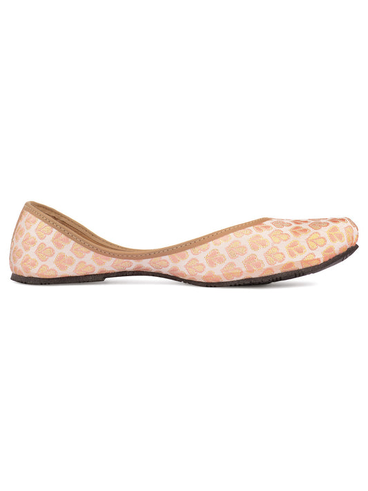 Desi Colour Women Indian Ethnic Footwear-Cushioned Peach Brocket