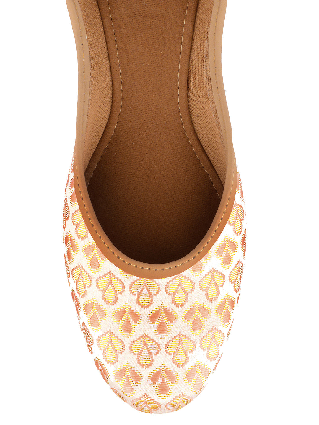 Desi Colour Women Indian Ethnic Footwear-Cushioned Peach Brocket