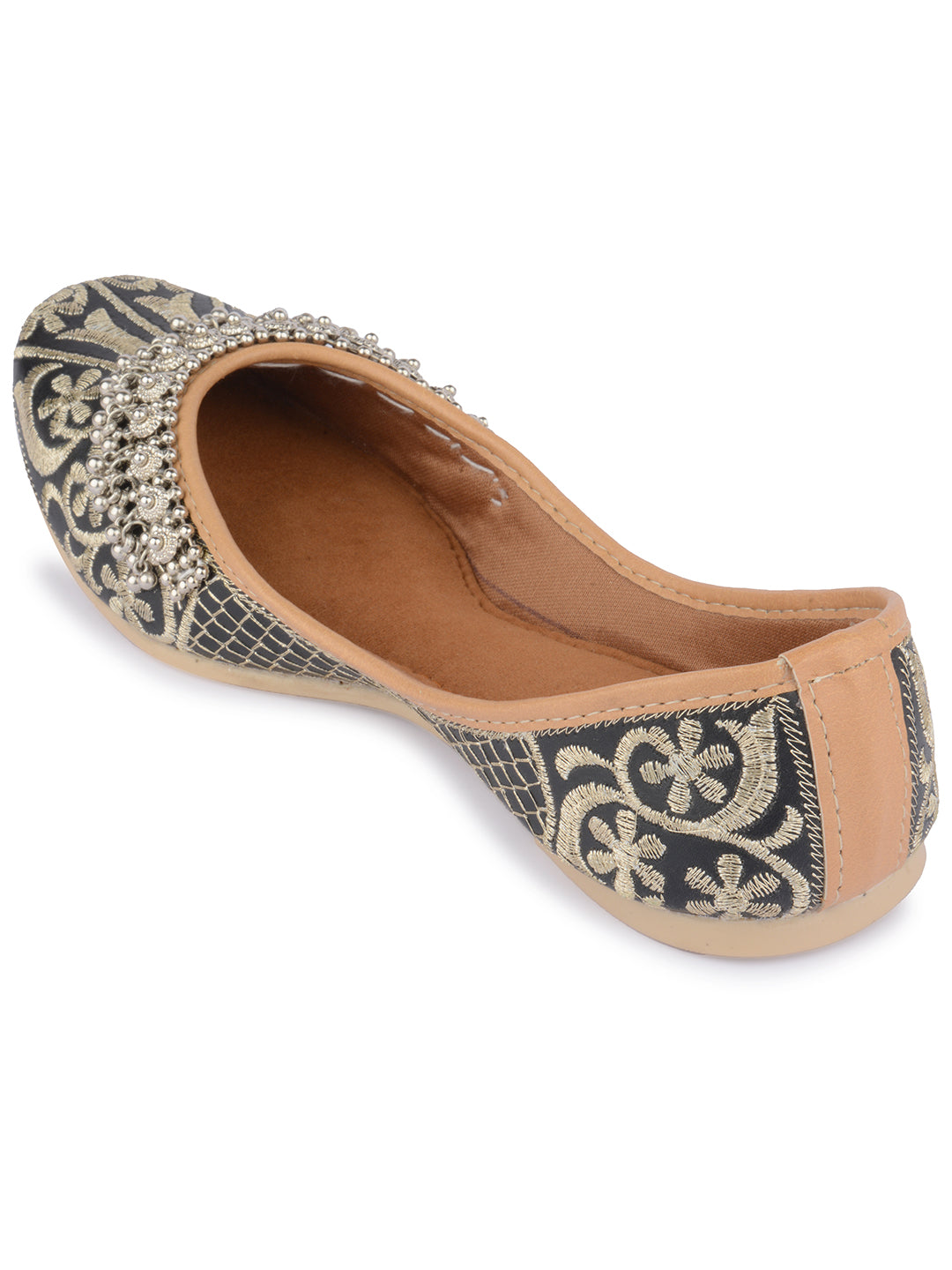 Desi Colour Women Indian Ethnic Footwear-Black Gungroo