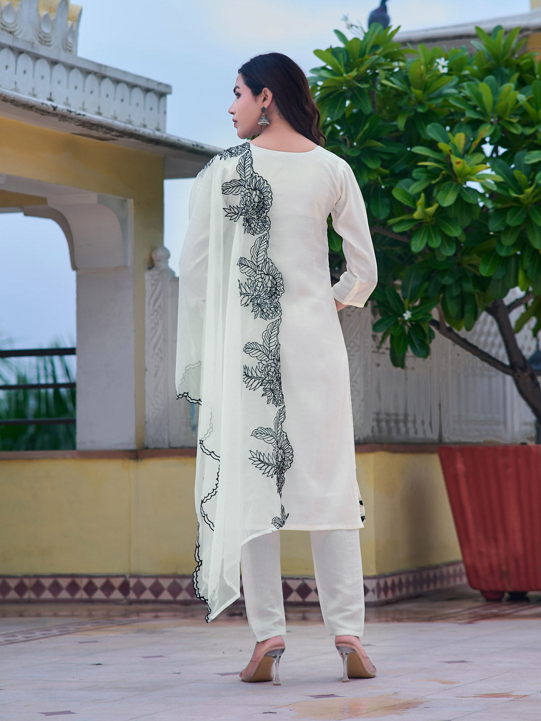 Embroidered Kurta With Pant & Embroidered Cut Work Organza Dupatta, White - Hiral Fashion