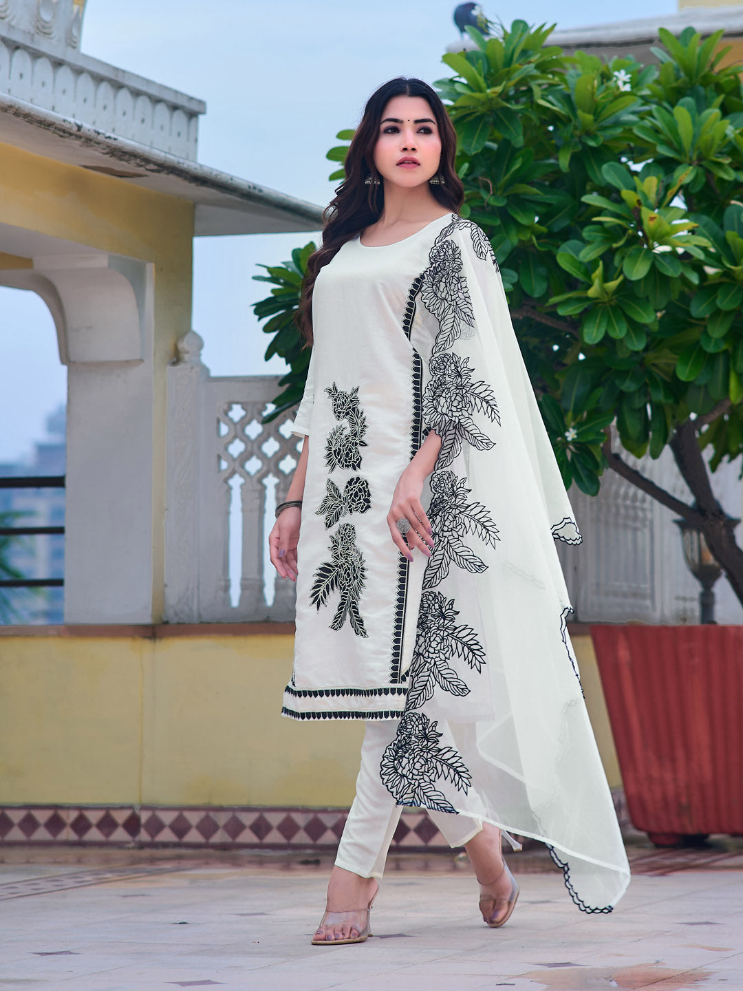 Embroidered Kurta With Pant & Embroidered Cut Work Organza Dupatta, White - Hiral Fashion