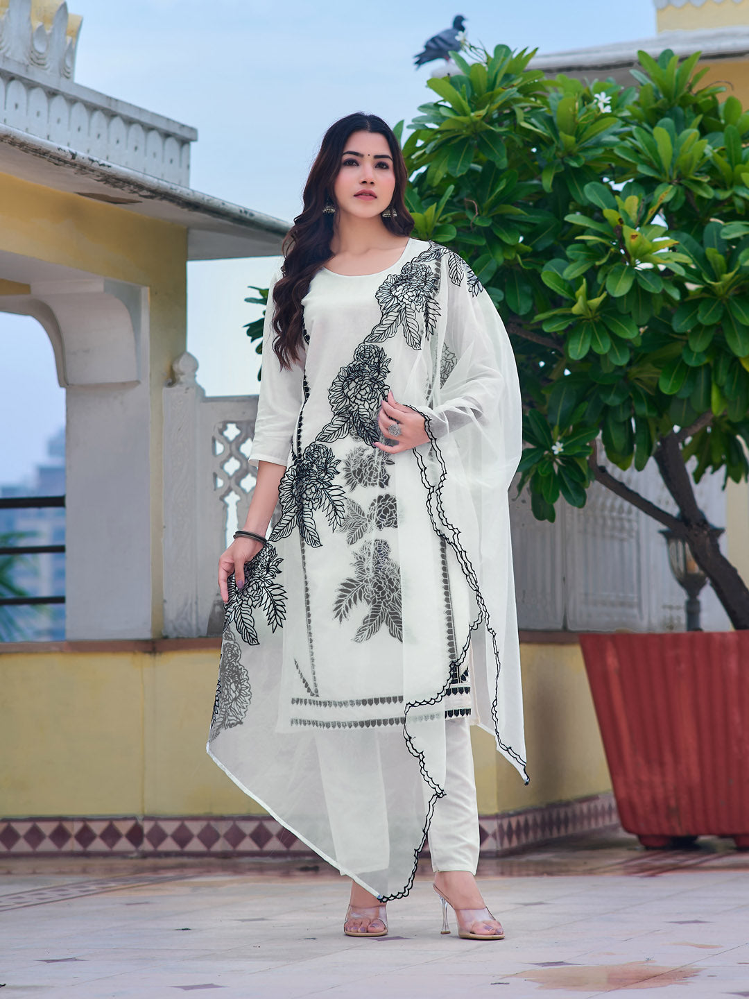 Embroidered Kurta With Pant & Embroidered Cut Work Organza Dupatta, White - Hiral Fashion