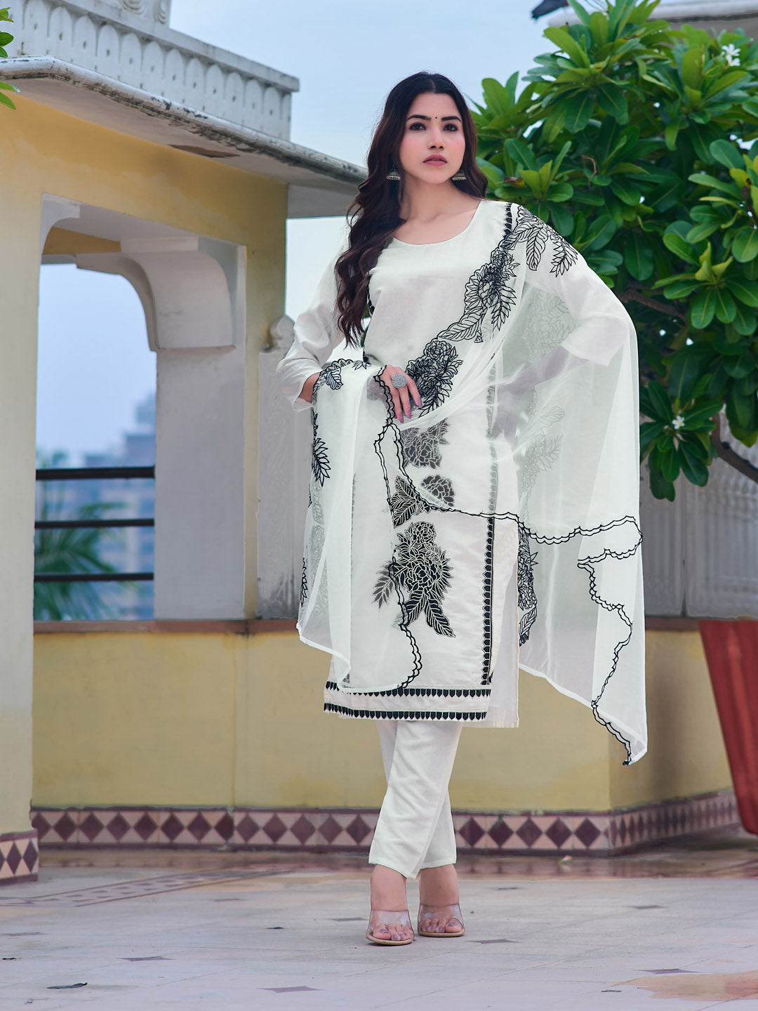 Embroidered Kurta With Pant & Embroidered Cut Work Organza Dupatta, White - Hiral Fashion