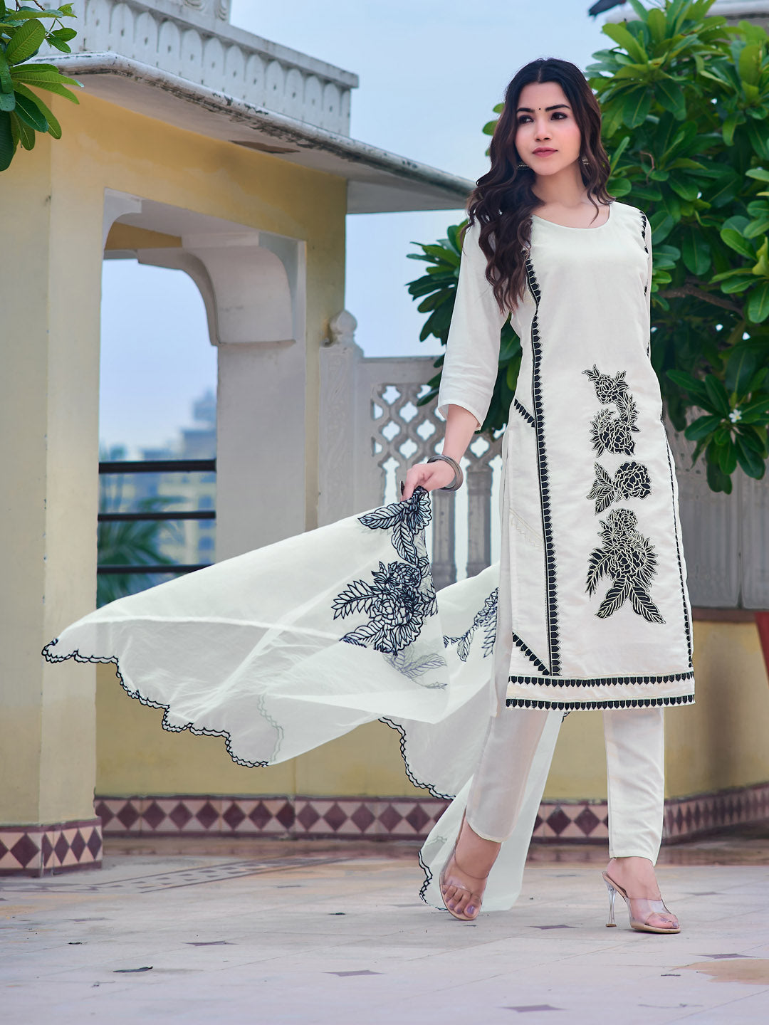 Embroidered Kurta With Pant & Embroidered Cut Work Organza Dupatta, White - Hiral Fashion