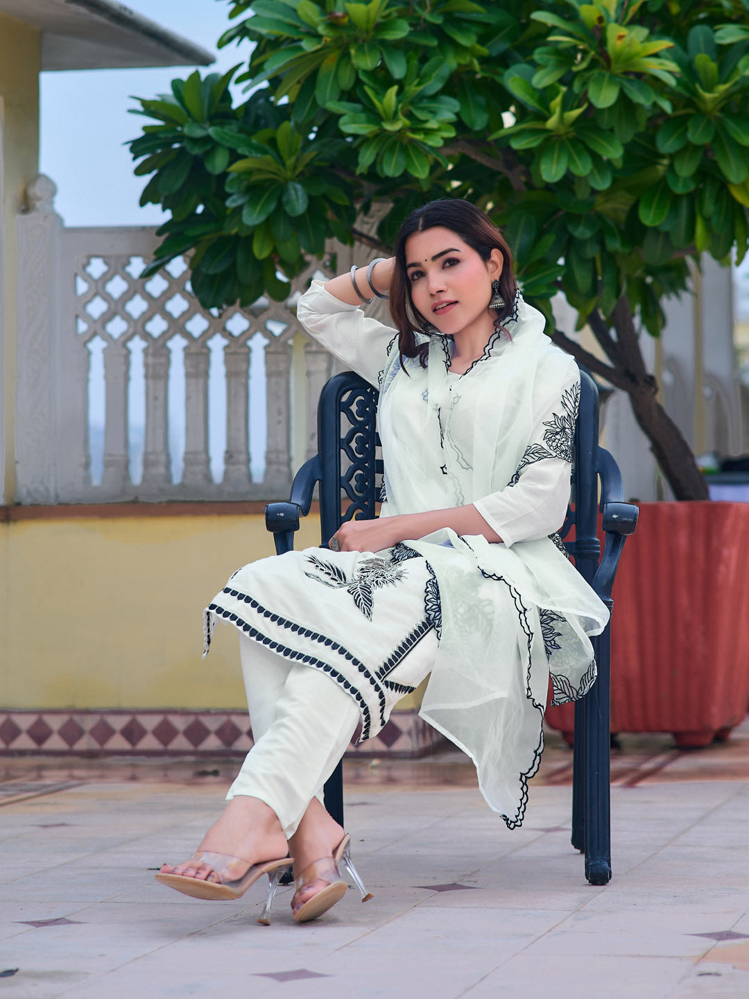 Embroidered Kurta With Pant & Embroidered Cut Work Organza Dupatta, White - Hiral Fashion