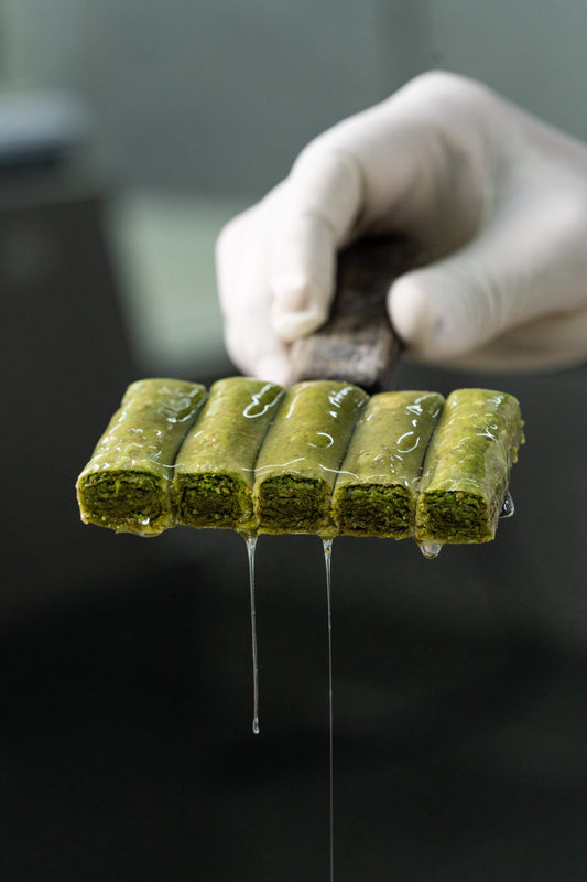 Gourmet Baklava Classic Pista Roll Baklava 