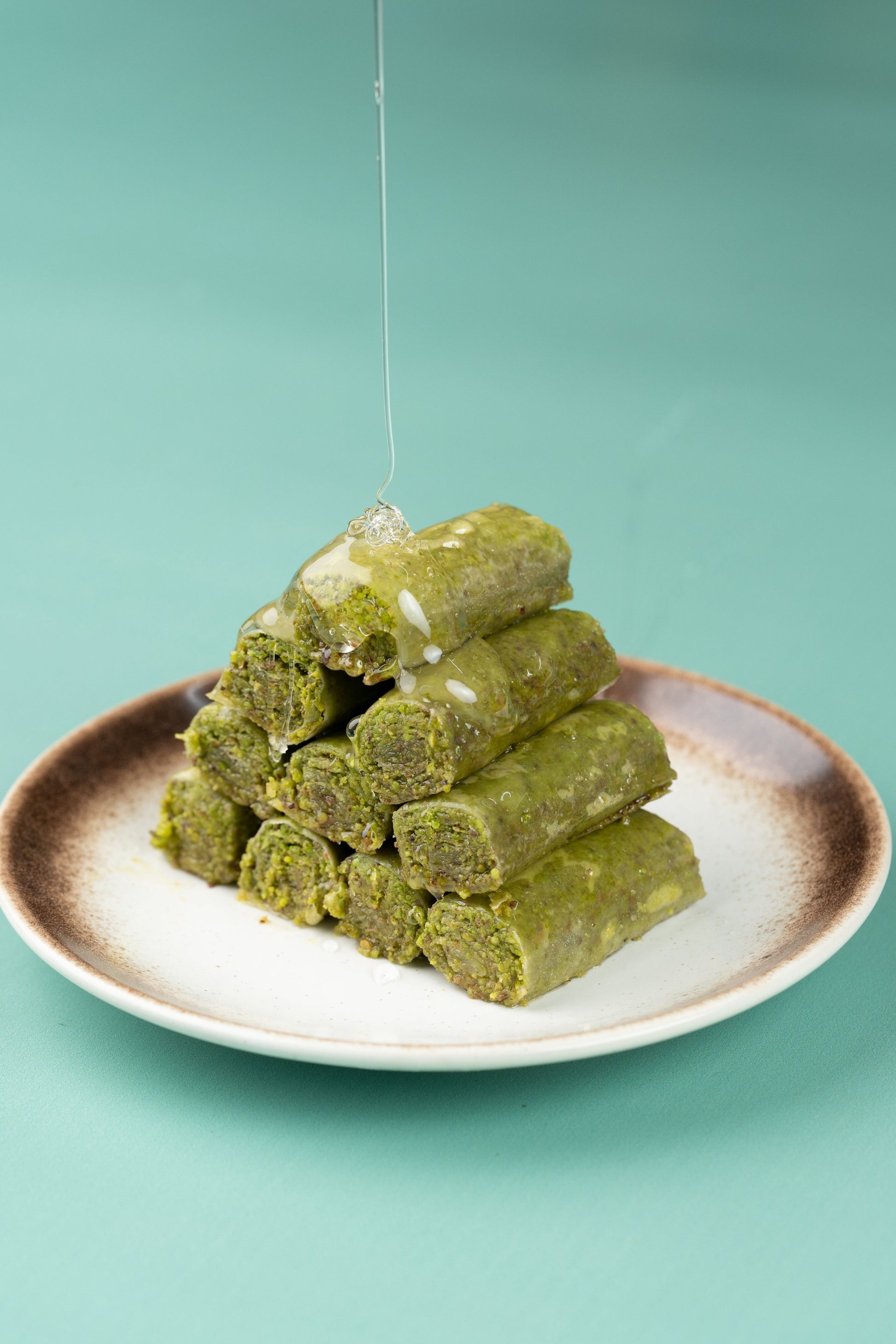 Gourmet Baklava Classic Pista Roll Baklava 