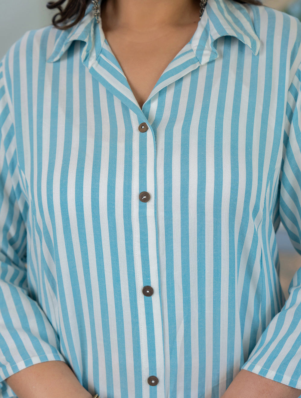 Kaajh Women's White Striped Viscose Rayon Plus Size Kurta