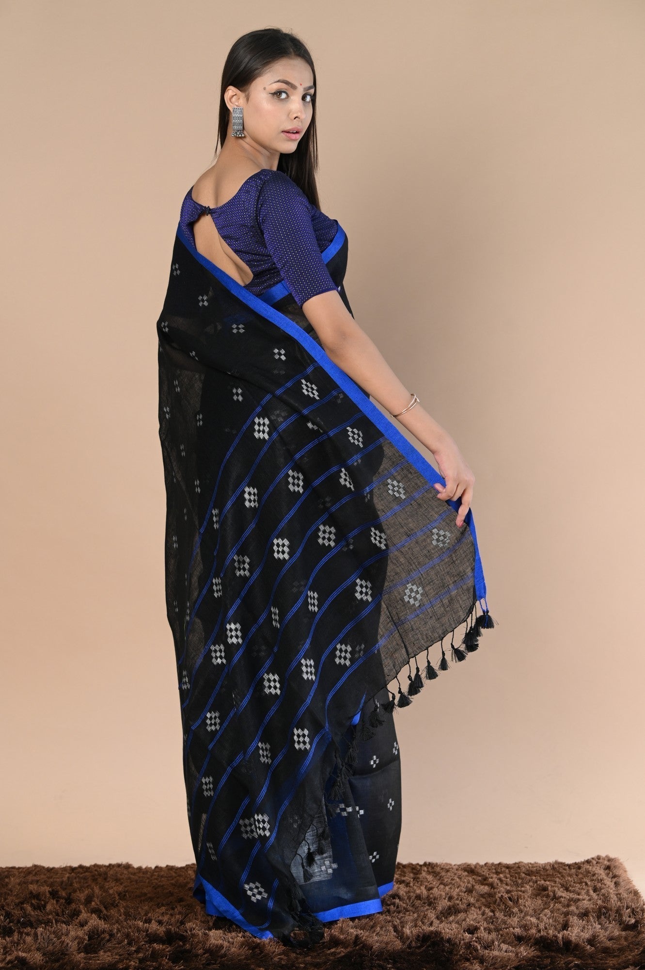 Very Much Indian Pure Linen Grab2Buy With Sleek Border and Exclusive Design 