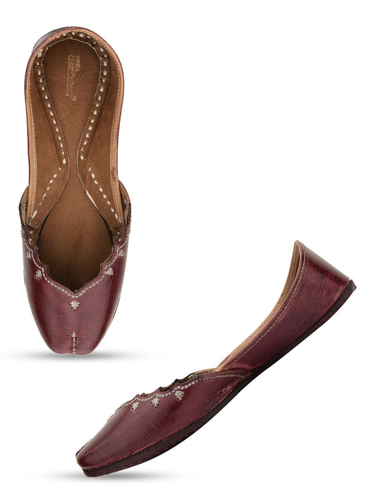 Desi Colour Women Indian Ethnic Footwear-Elegance