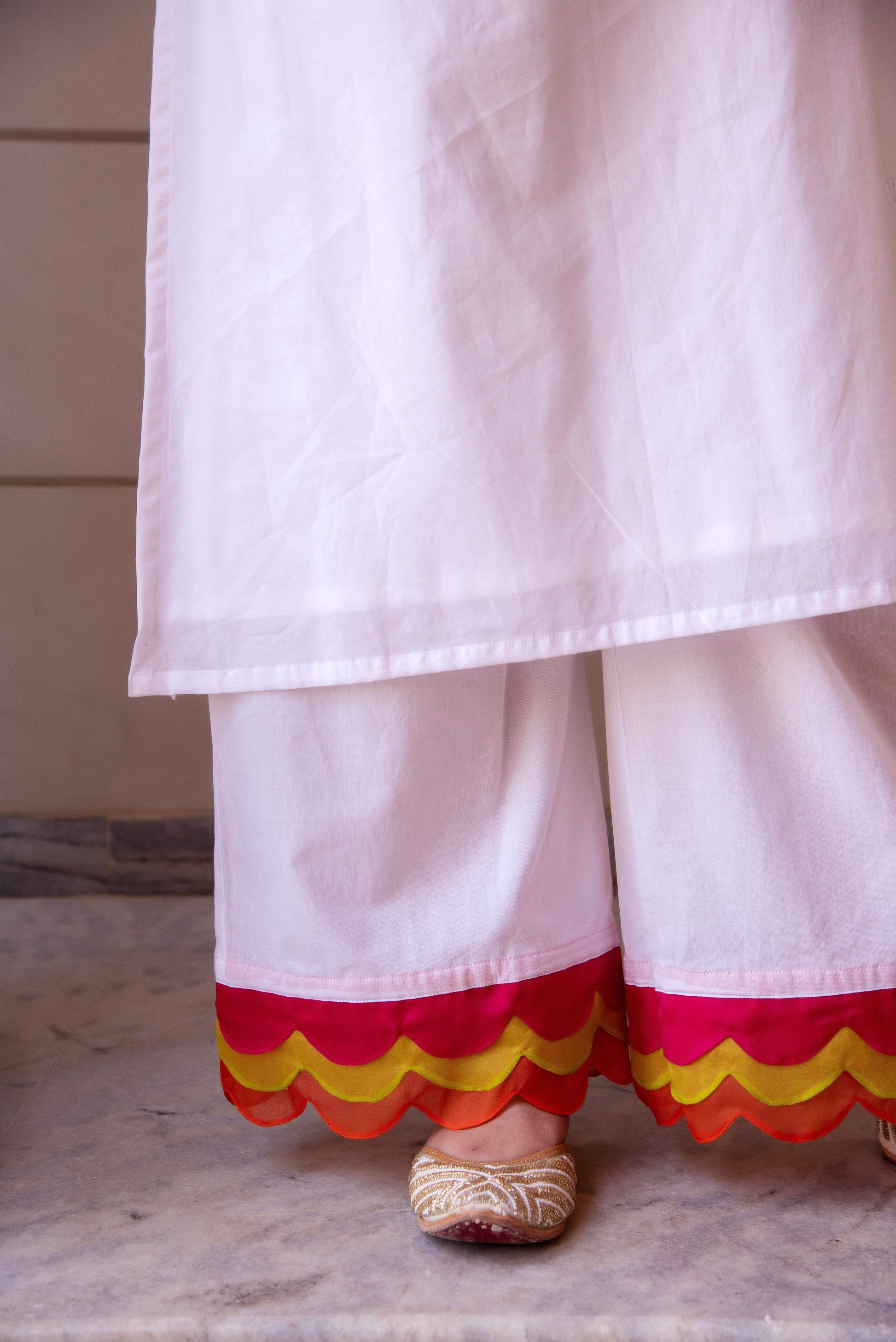 Pomcha Jaipur Kapas Rangbirangi White Co-Ord Set 