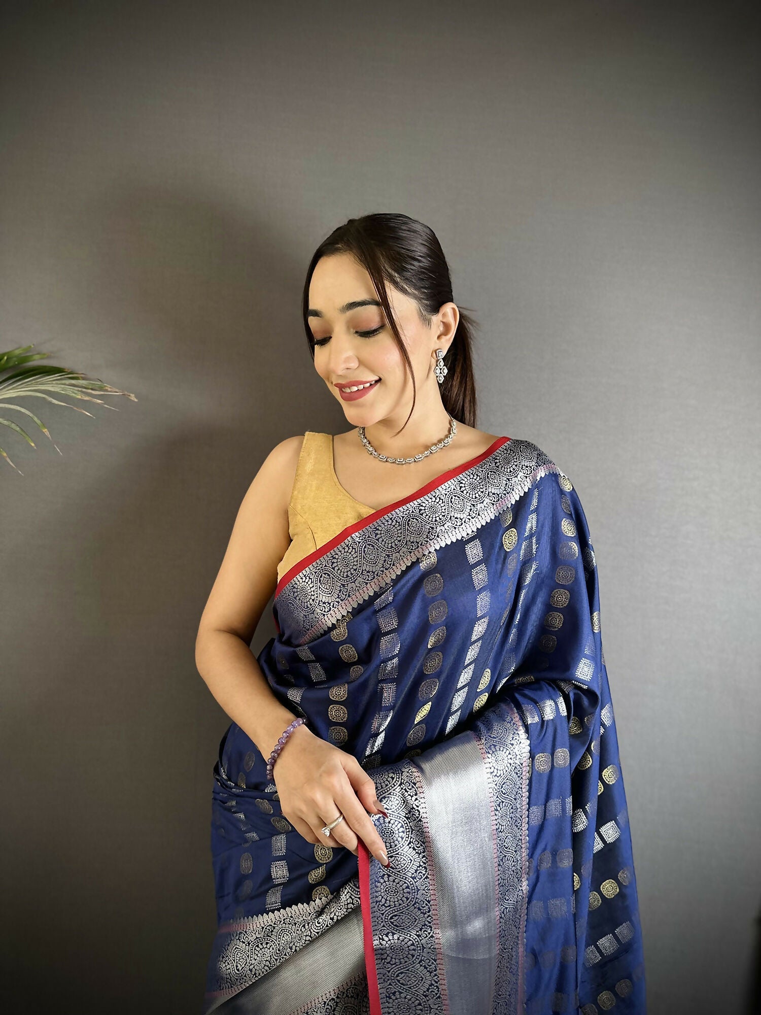 Joban Fashion Navy Blue Checked Soft Silk Kanjivaram Silk Saree