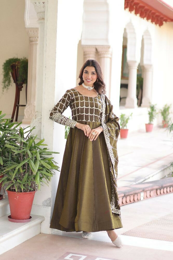 Joban Fashion Mehndi Kurta Set Silk Sequins , Zari, Coding & Thread Embroidered work