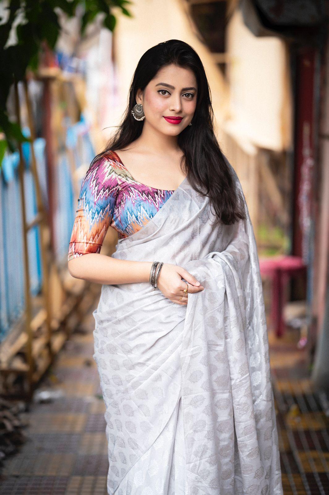 Grey Poly Crepe Ethnic Motifs Saree with Unstitched Blouse - A2M