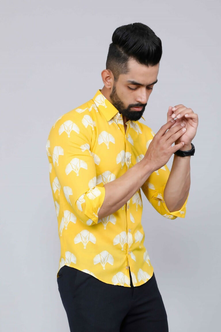 Miravan Men's Yellow and White Floral Printed Full Sleeves Cotton Casual Shirt 