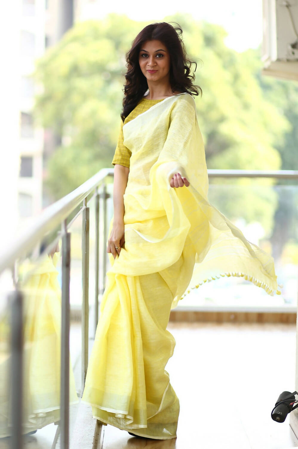 Very Much Indian Pure Linen Saree With Sleek Border And Exclusive Design - Light Yellow - Grab2buy