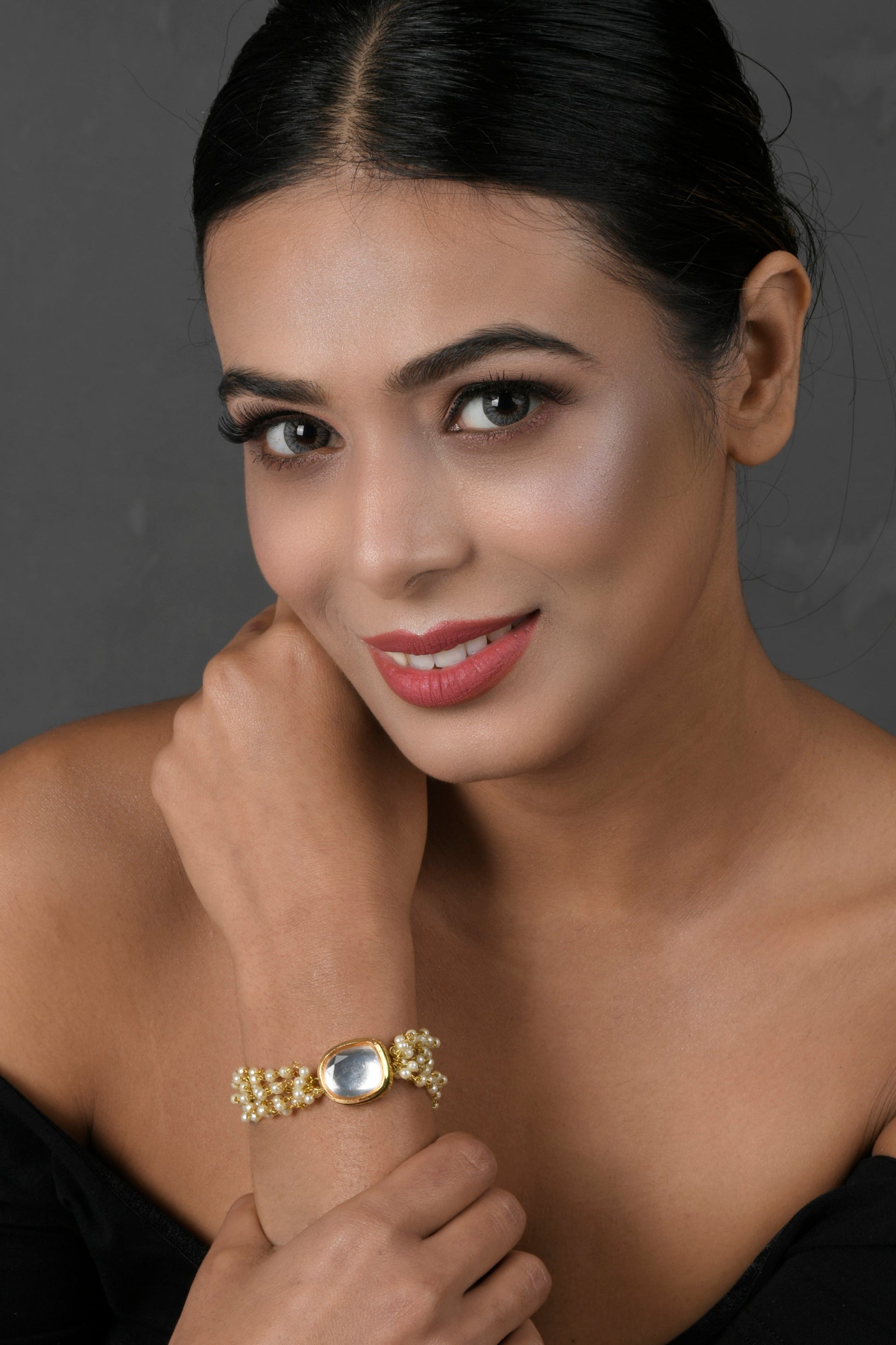 Peryl Women's Gold Toned White Kundan Charm Bracelet 