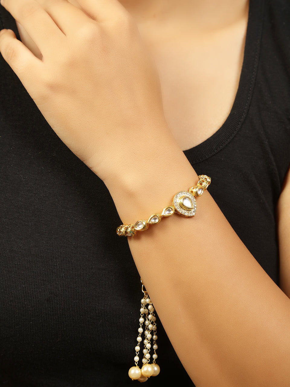 Peryl Women's Handcrafted Gold Kundan Bracelet With Pearls 