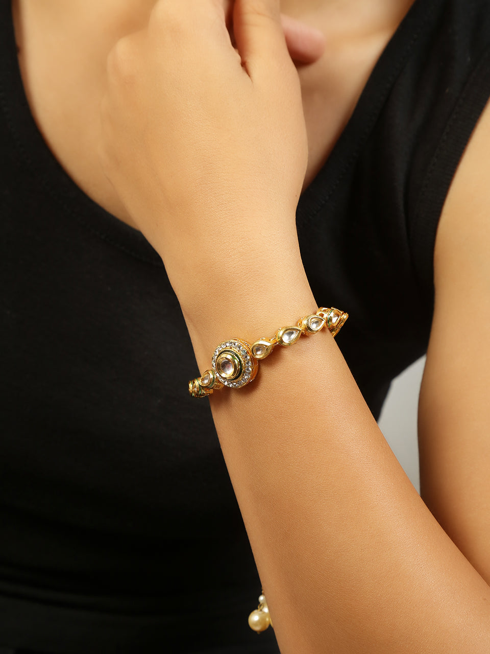 Peryl Women's Gold Toned Kundan Inspired Bracelet With Pearls 