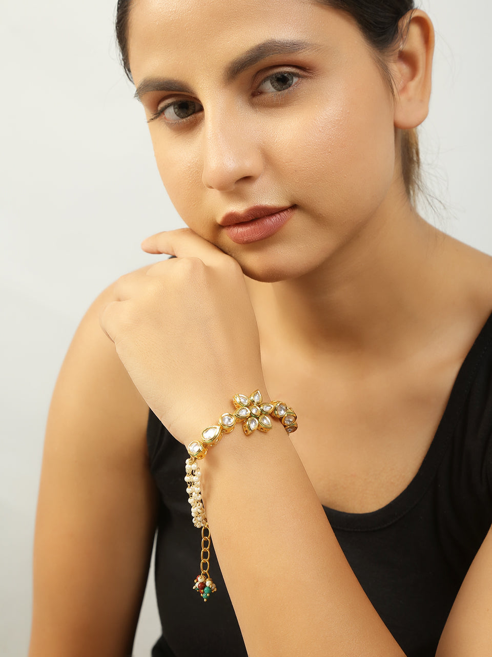 Peryl Women's Floral Kundan Gold Tone Bracelet With Multicolor Beads 