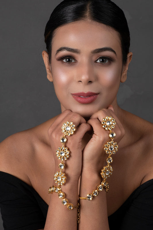 Peryl Women's Handcrafted Floral Kundan Hathphool - Grab2buy