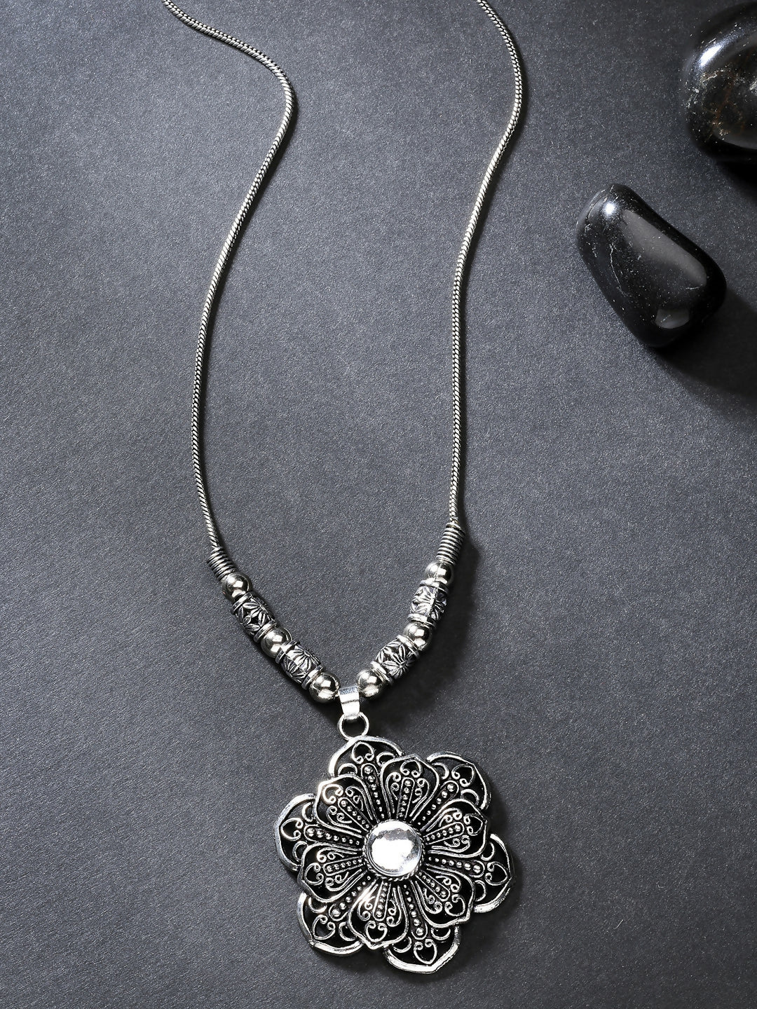 NVR Women's Silver-Toned Floral Shape Pendant with Chain 