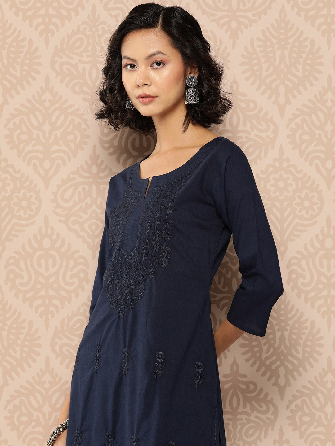Yufta Floral Embroidered Chikankari Cotton Kurta 