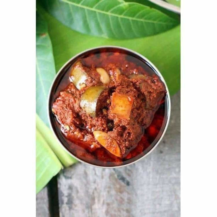 Mango Pickle wih Garlic / Lahasun Ka Aam Aachar