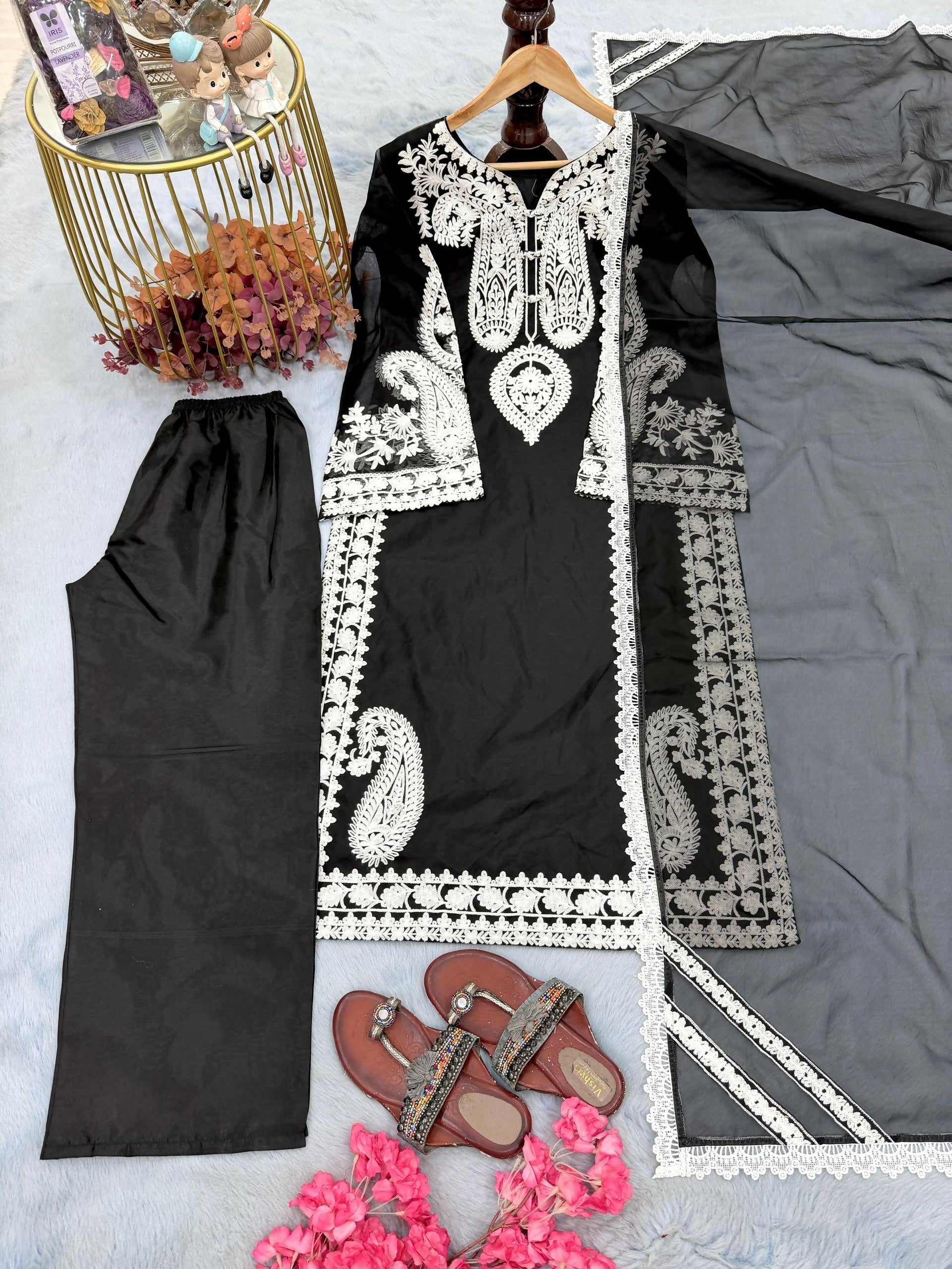 Teeya Creation Womenes New Trendy Heavy Embroidery Work Kurta Palazzo Set - Black