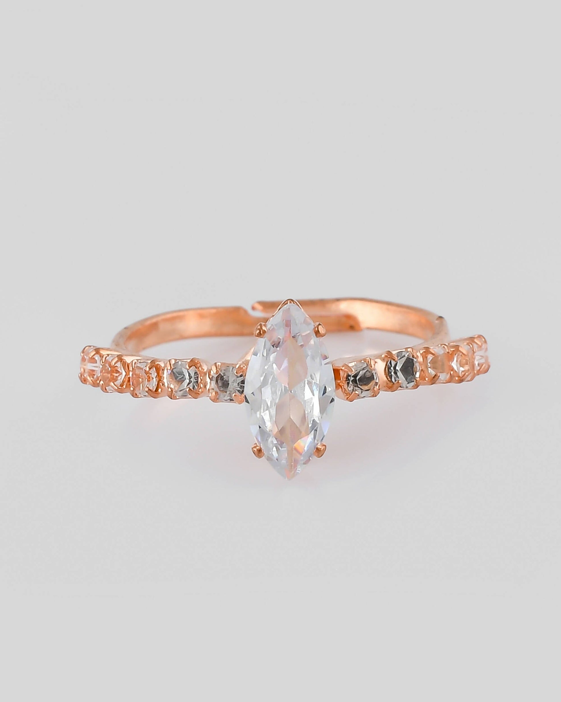 VOJ white CZ-detail Stainless Steel Cubic Zirconia Gold-Polished adjustable finger Ring 