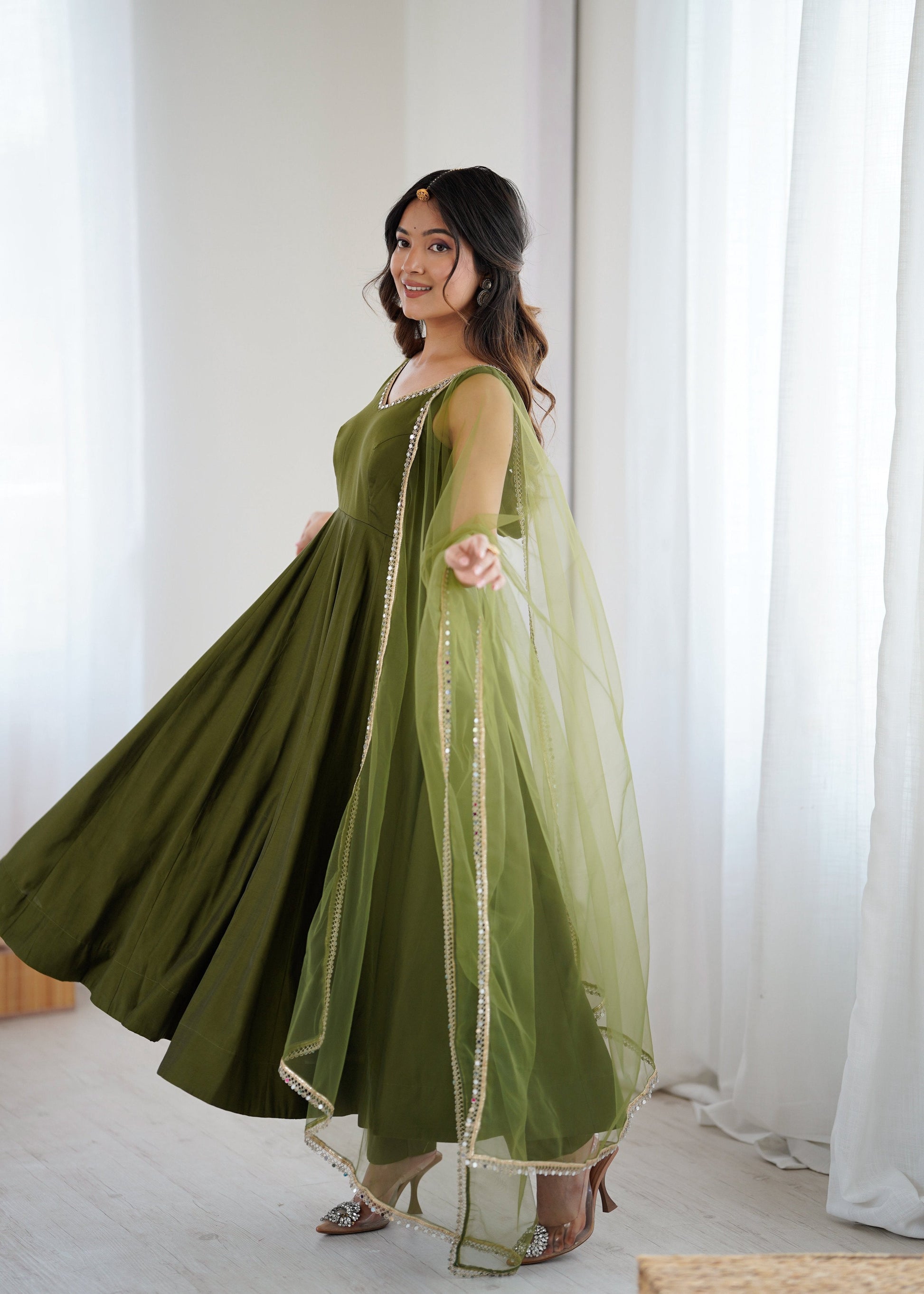 Lorenvalley Fashion Green Pure Romansilk Chanderi Fabric Yoke Fancy Lace Work Anarkali Kurta Pant With Dupatta Set 