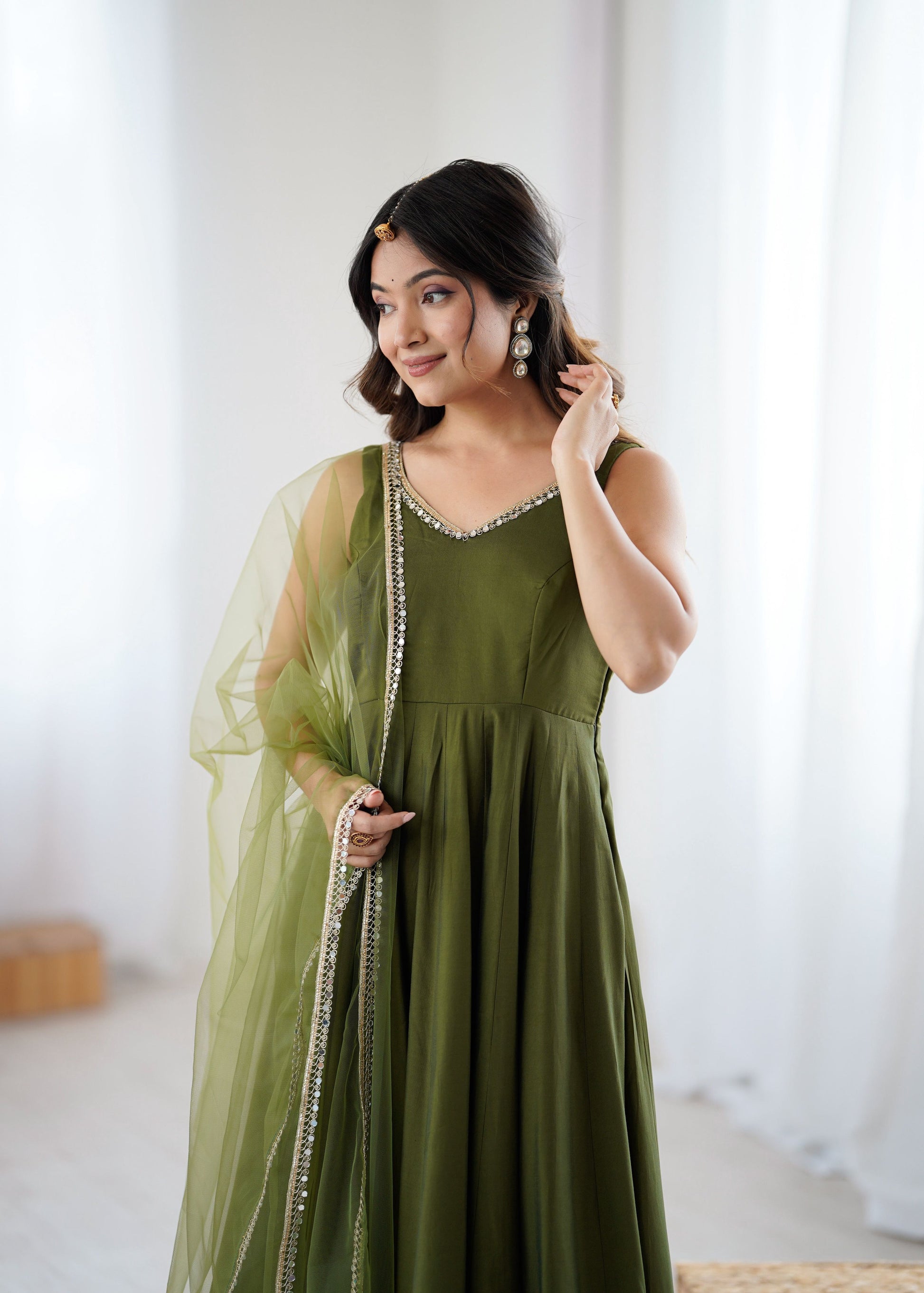 Lorenvalley Fashion Green Pure Romansilk Chanderi Fabric Yoke Fancy Lace Work Anarkali Kurta Pant With Dupatta Set 