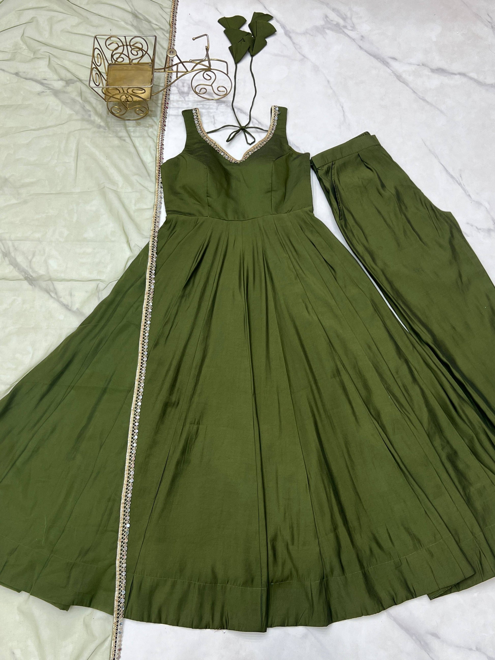 Lorenvalley Fashion Green Pure Romansilk Chanderi Fabric Yoke Fancy Lace Work Anarkali Kurta Pant With Dupatta Set 