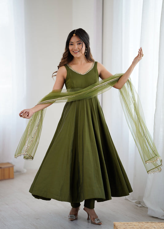 Lorenvalley Fashion Green Pure Romansilk Chanderi Fabric Yoke Fancy Lace Work Anarkali Kurta Pant With Dupatta Set 