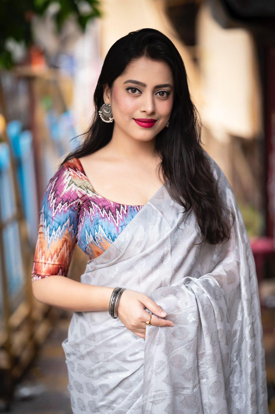 Grey Poly Crepe Ethnic Motifs Saree with Unstitched Blouse - A2M