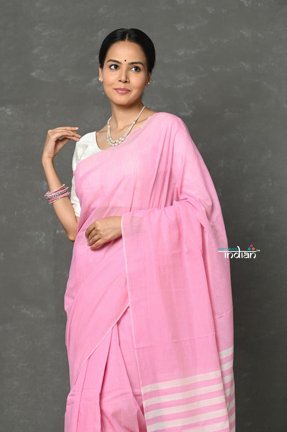 Very Much Indian Tyohaar - Pure Mul Cotton Handloom Saree - Feather Pink | Swadesiicart