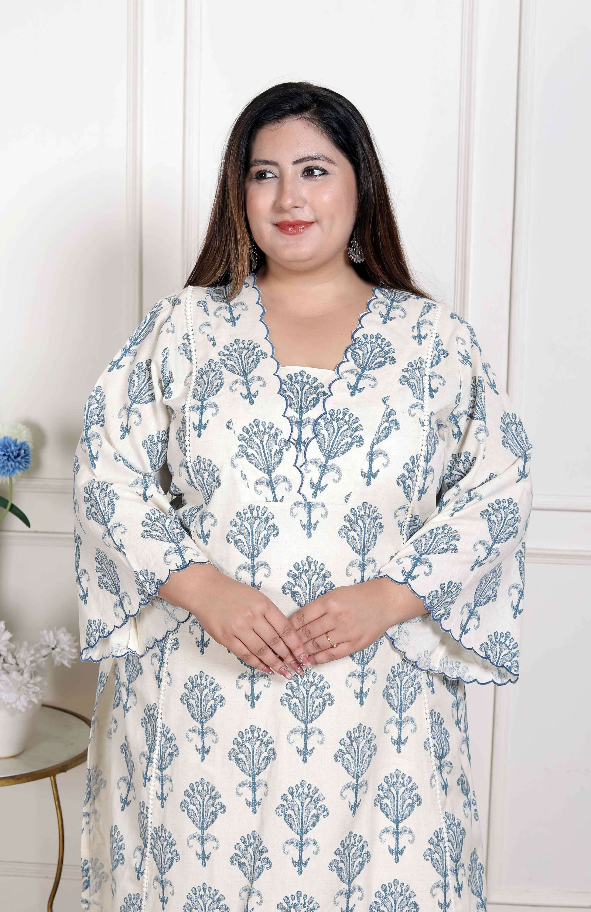 Miravan Women's Plus Size Off White Floral Printed Cotton Flex Kurta with Pant
