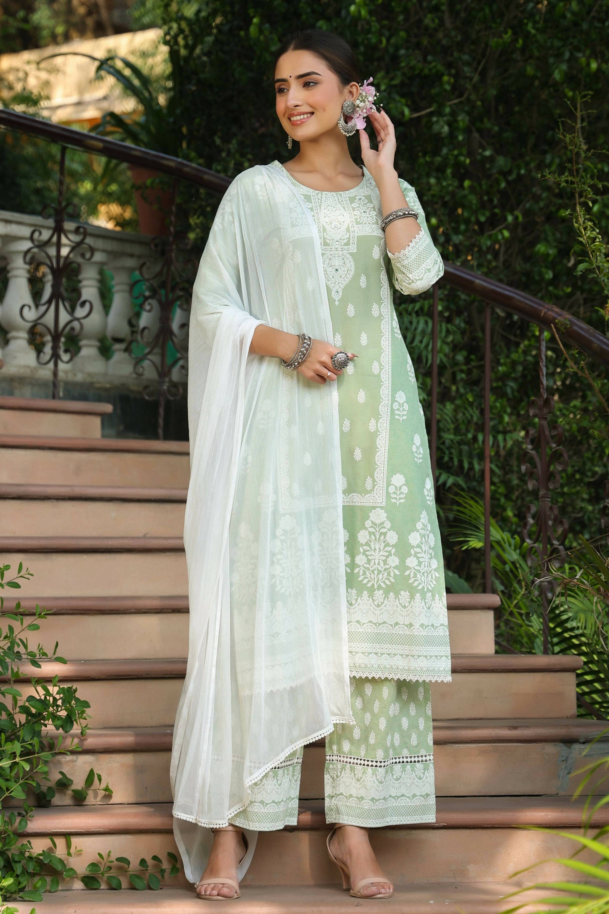 Juniper Women's Green Cambric Printed Straight Kurta Sets