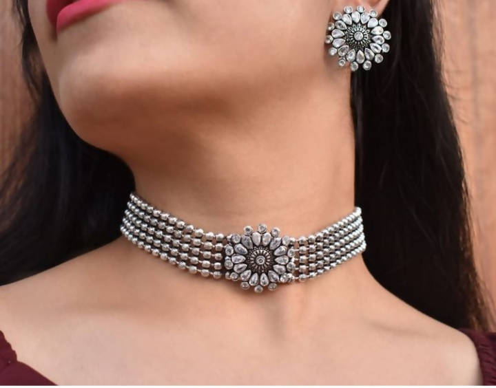 Mominos Fashion Silver color Necklace with Kundan work Mangalsutra 