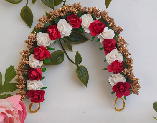 Maroon & white Rose Gajra - Grab2buy