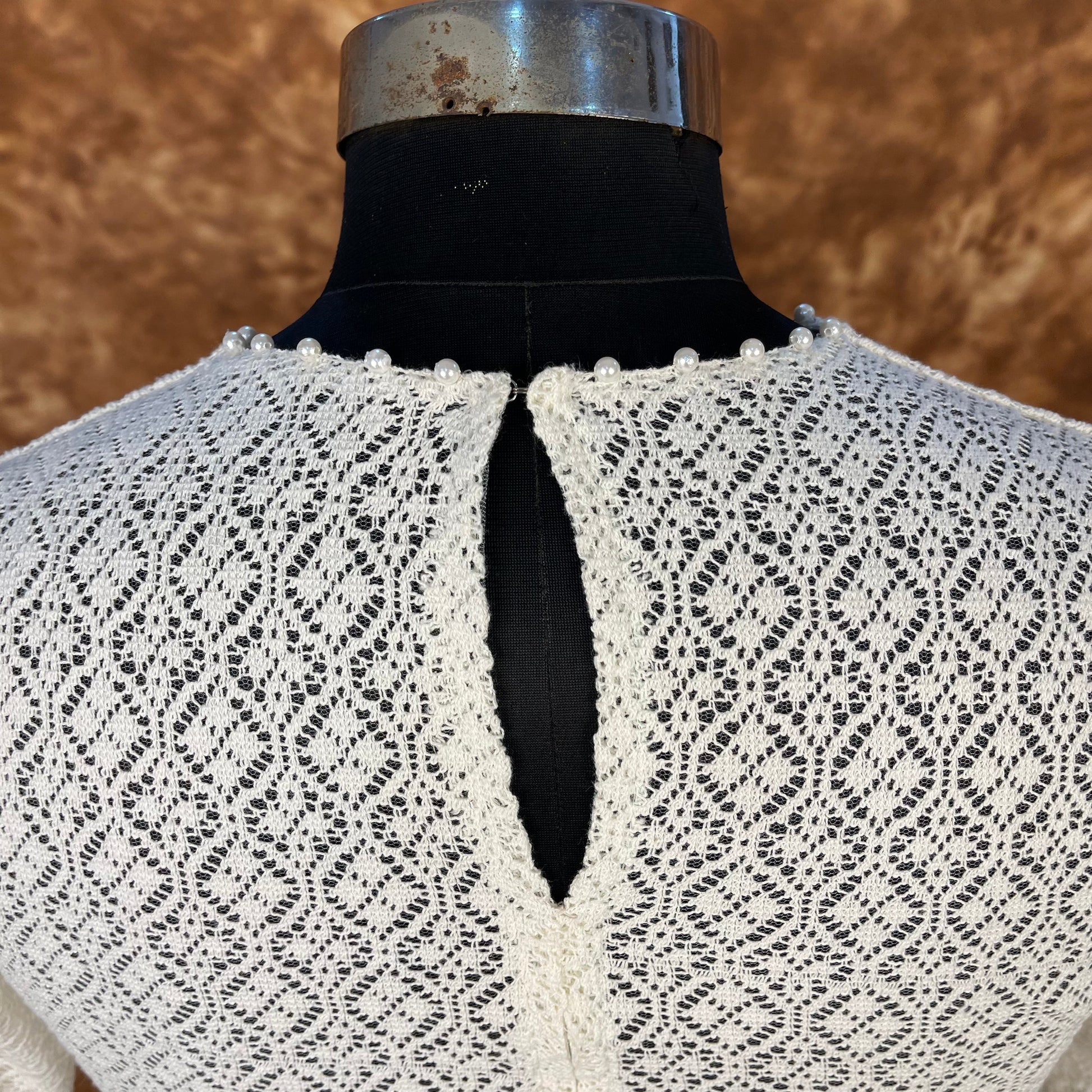 Radiant Glow Cream Coloured Cotton Less Ready to Wear Blouse - kapda Tailor 