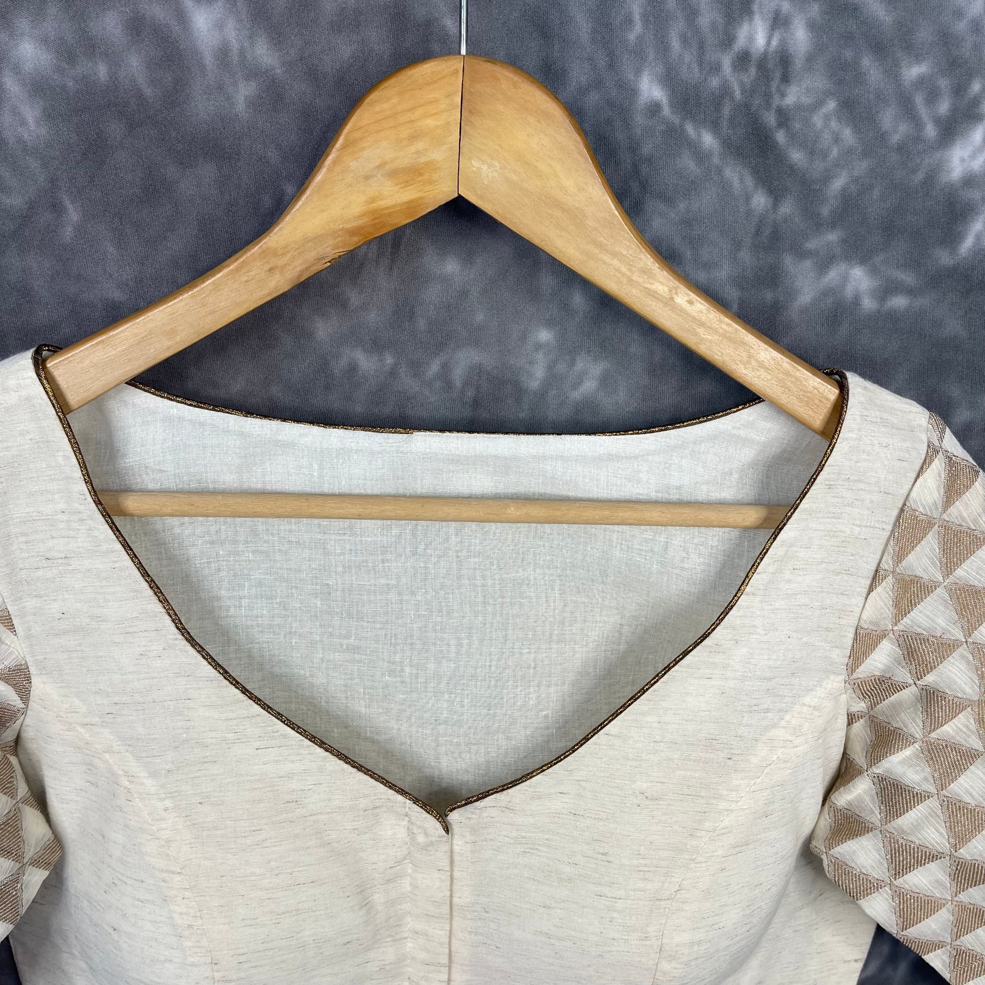 Barf Ki Saugat Cream Coloured Chanderi Cotton & Chanderi Broket Ready to Wear Blouse - kapda Tailor 