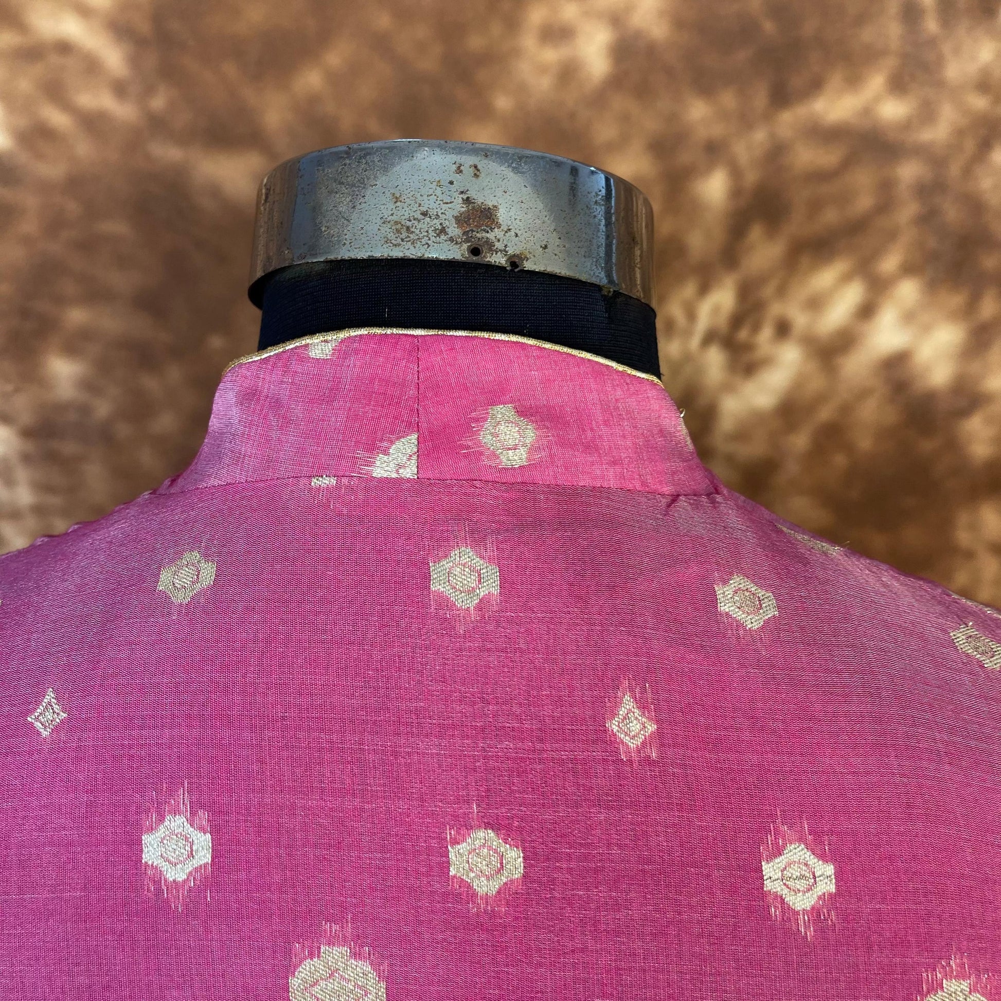 Mann Mohanaa Pink Coloured Chanderi Broket Ready to Wear Blouse - kapda Tailor 