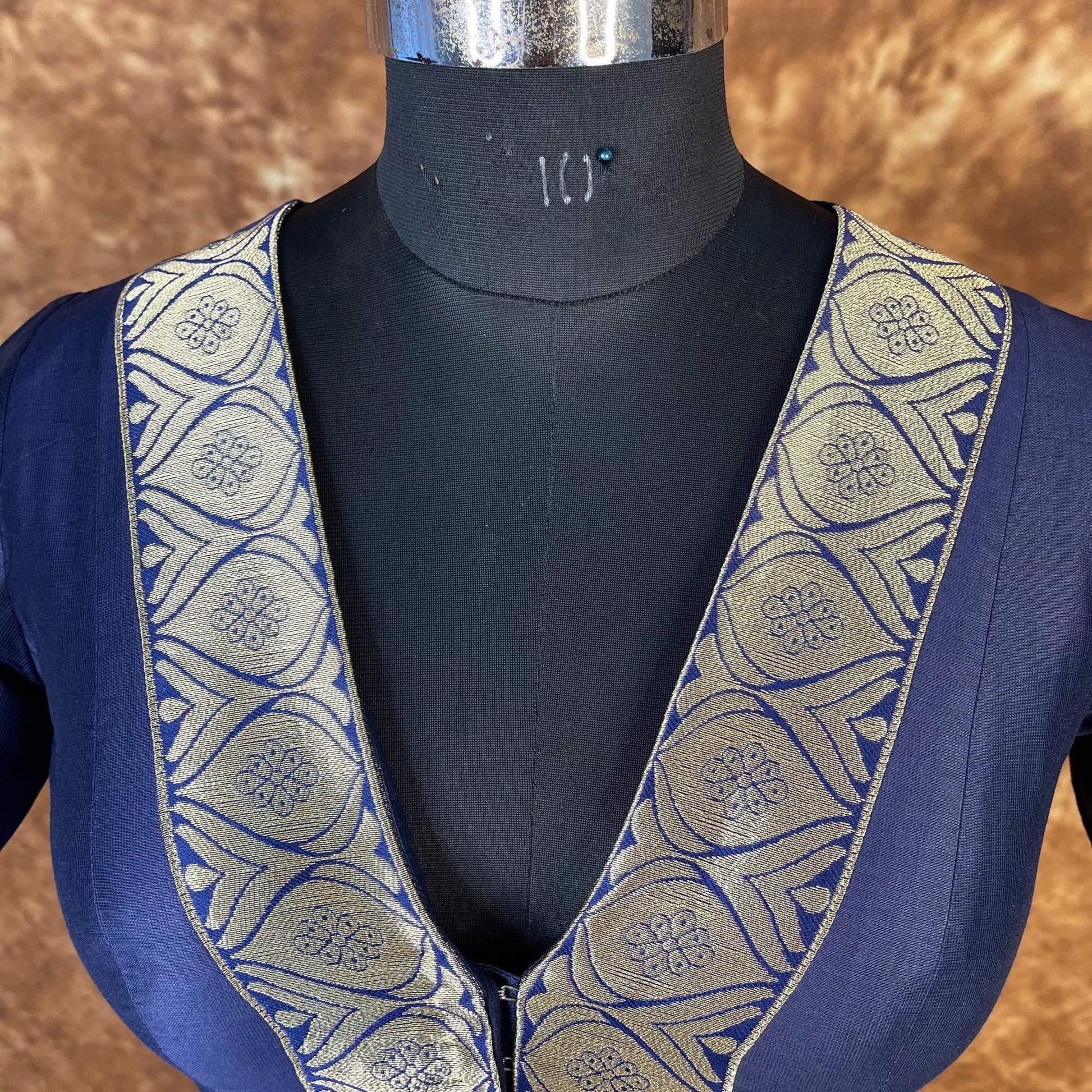 Deep Dive Lush Blue Coloured Silk / Broket Ready to Wear Blouse - kapda Tailor 