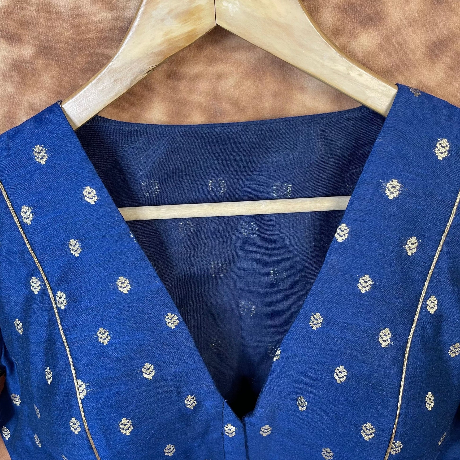 Coral Jari Buta Blue Coloured Silk With Zari Buta Ready to Wear Blouse - kapda Tailor 
