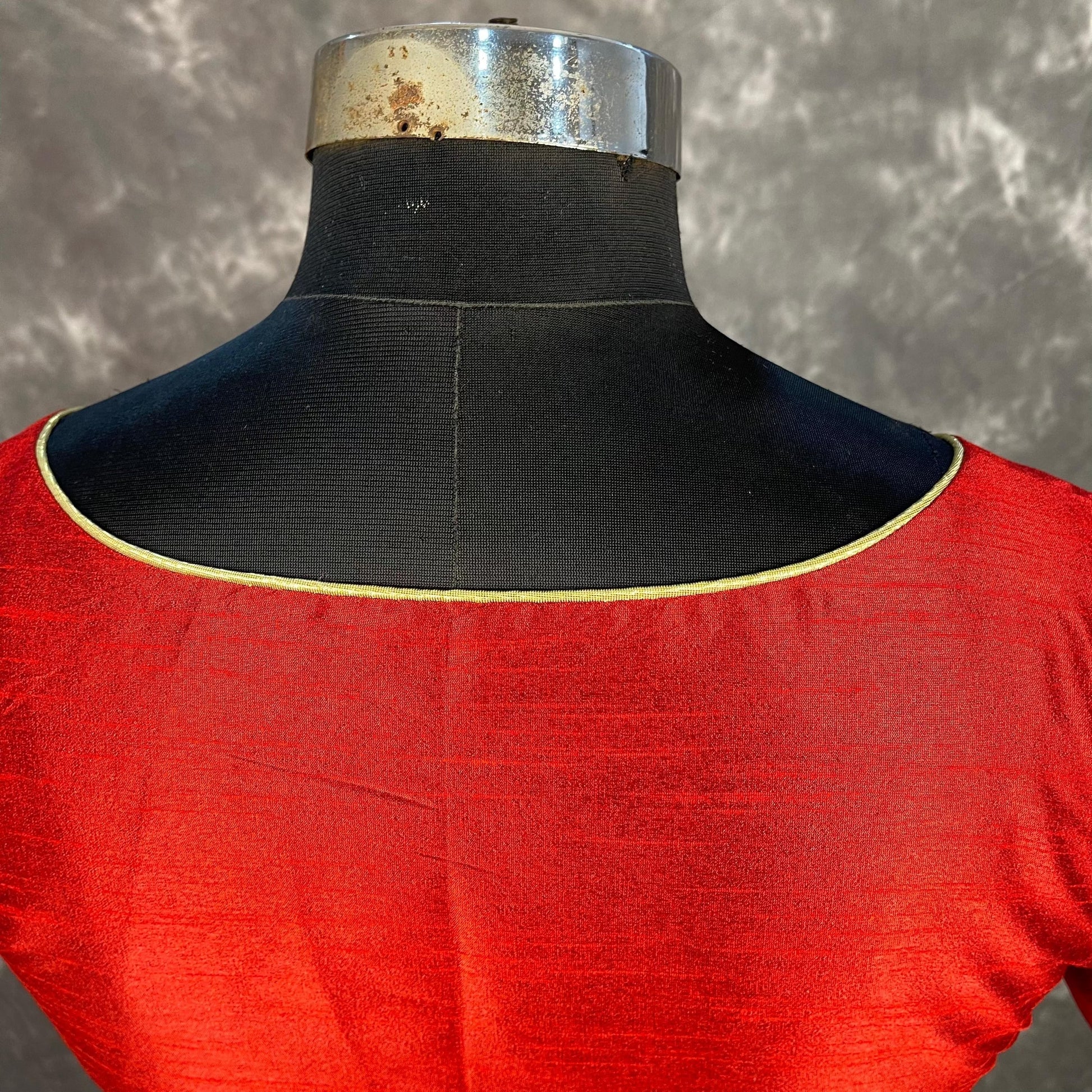 Chaatak Laal Red Coloured Art Row Silk Ready to Wear Blouse - kapda Tailor 