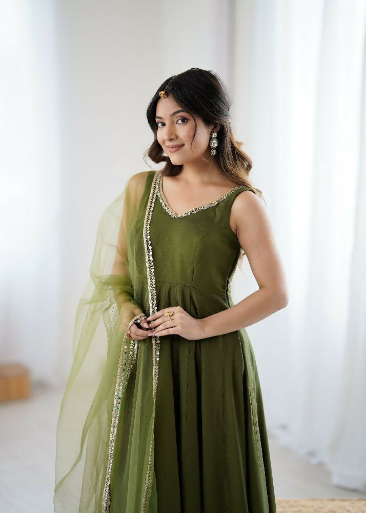 Joban Fashion Mehndi Kurta Set Chanderi Sequence Embroidery Work 