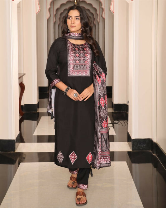 Jyoti Fashion Women's Black Viscos Simmer Hand Work with Floral Printed Kurta Set | Swadesiicart