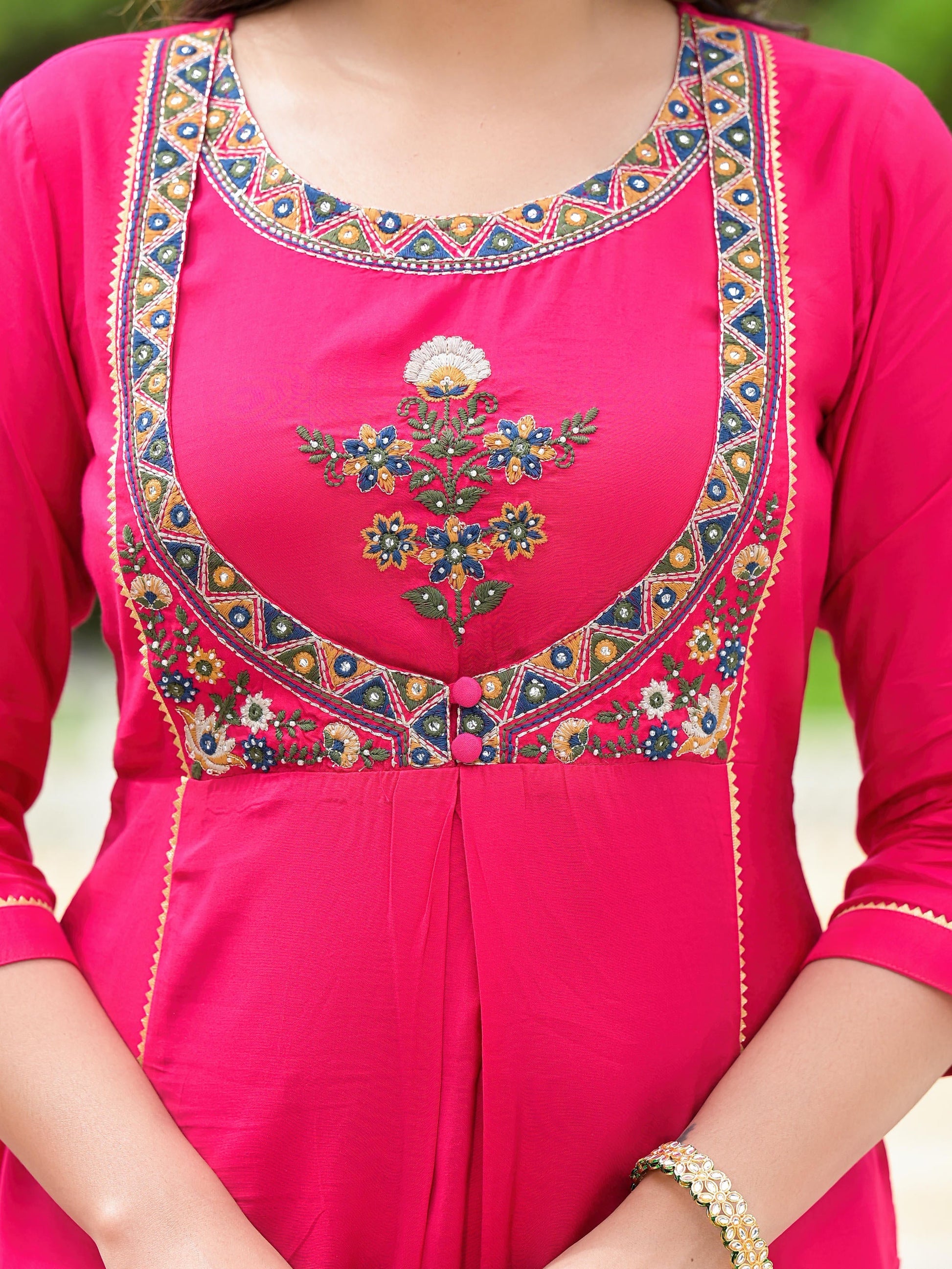 Juniper Women's Pink Viscose Rayon Solid Kurta Set